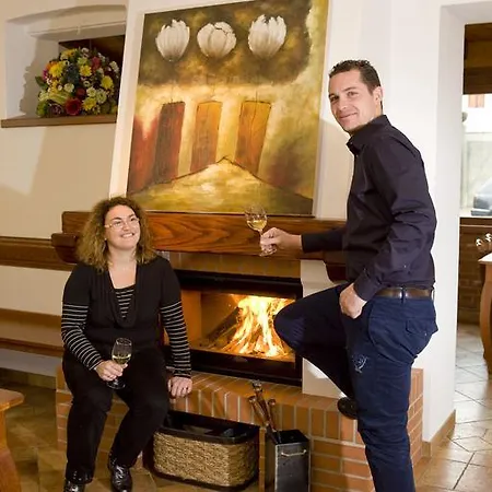 בית חווה Tonutti *