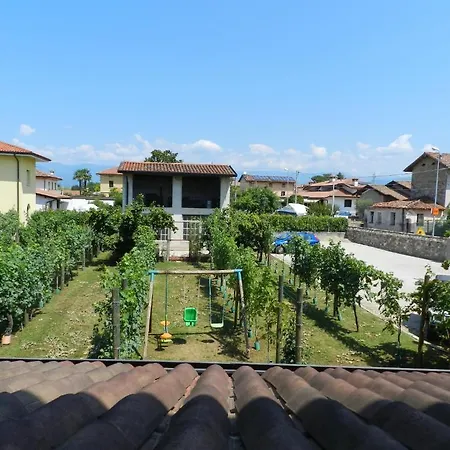 Tonutti בית חווה Tavagnacco